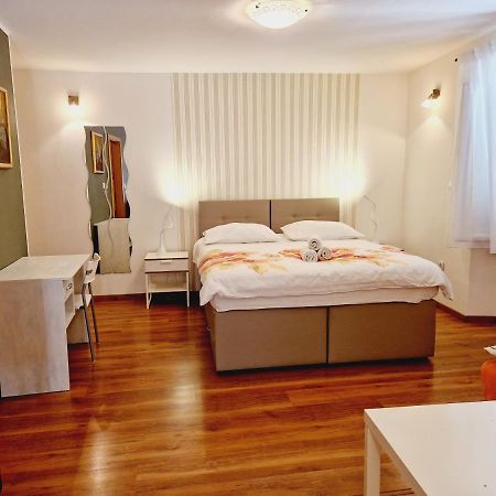 Apartment Casa Nova Ровінь Екстер'єр фото