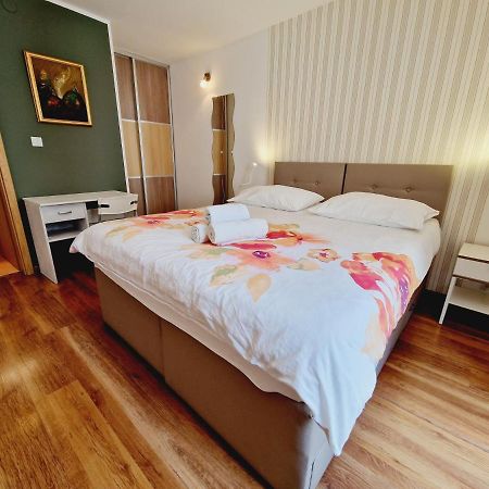 Apartment Casa Nova Ровінь Екстер'єр фото
