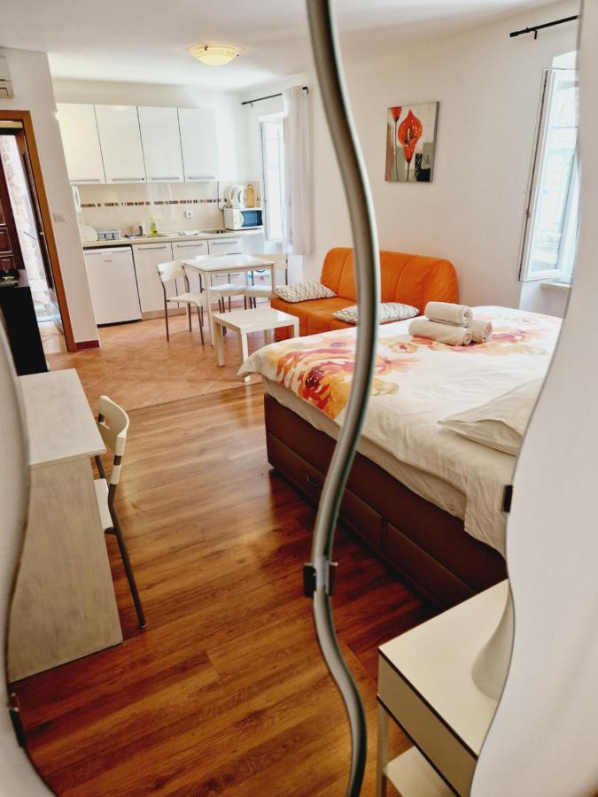 Apartment Casa Nova Ровінь Екстер'єр фото