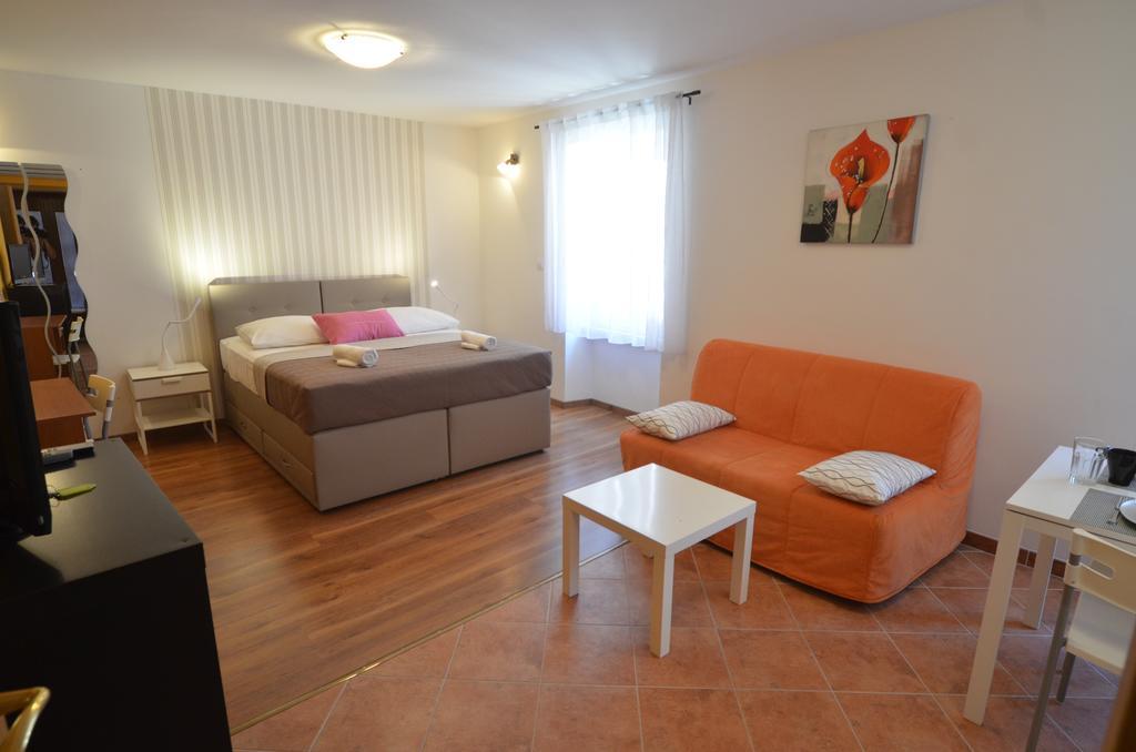 Apartment Casa Nova Ровінь Екстер'єр фото